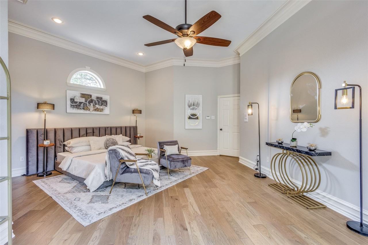 300 Southridge Lakes Pkwy #1 - Photo 2 of 22