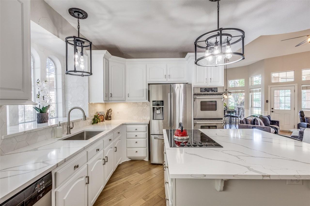 300 Southridge Lakes Pkwy #1 - Photo 4 of 22