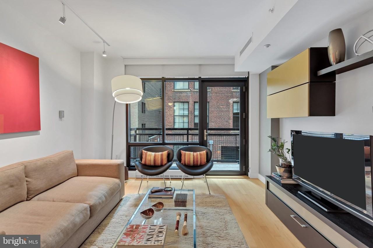 912 F St Nw Apt 102 #102 - Photo 2 of 27