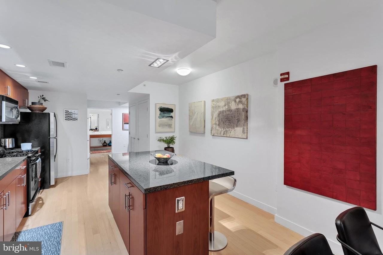 912 F St Nw Apt 102 #102 - Photo 5 of 27