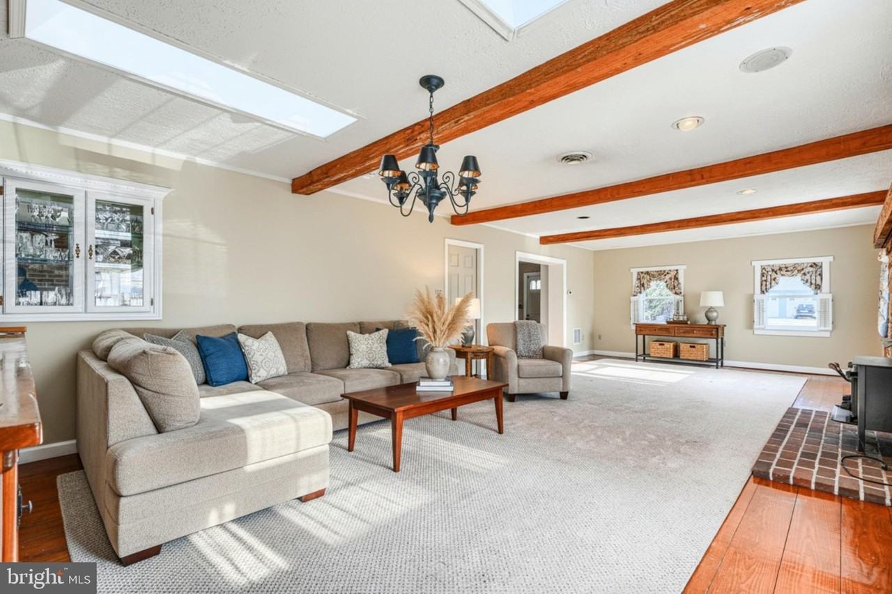 4312 Silver Spring Rd - Photo 3 of 31