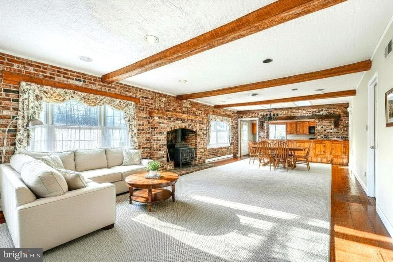 4312 Silver Spring Rd - Photo 4 of 31