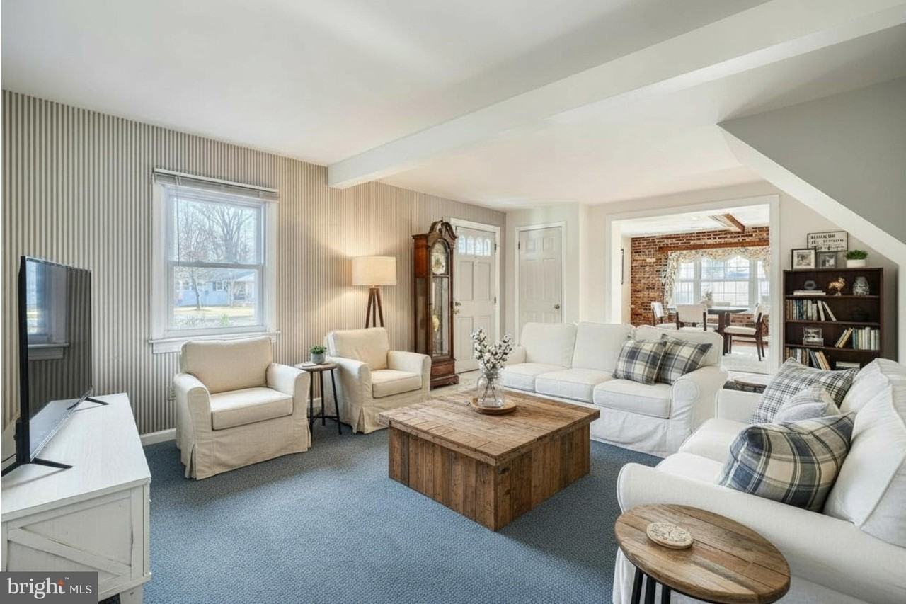 4312 Silver Spring Rd - Photo 7 of 31