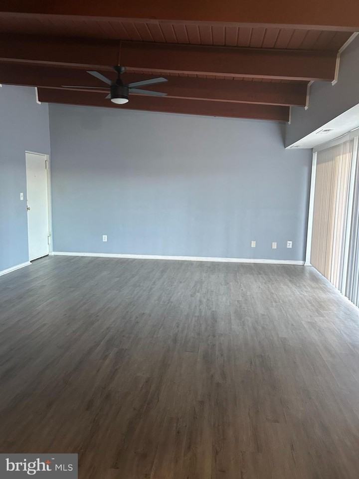 7609 Fontainebleau Dr Apt 2215 #2215 - Photo 4 of 11