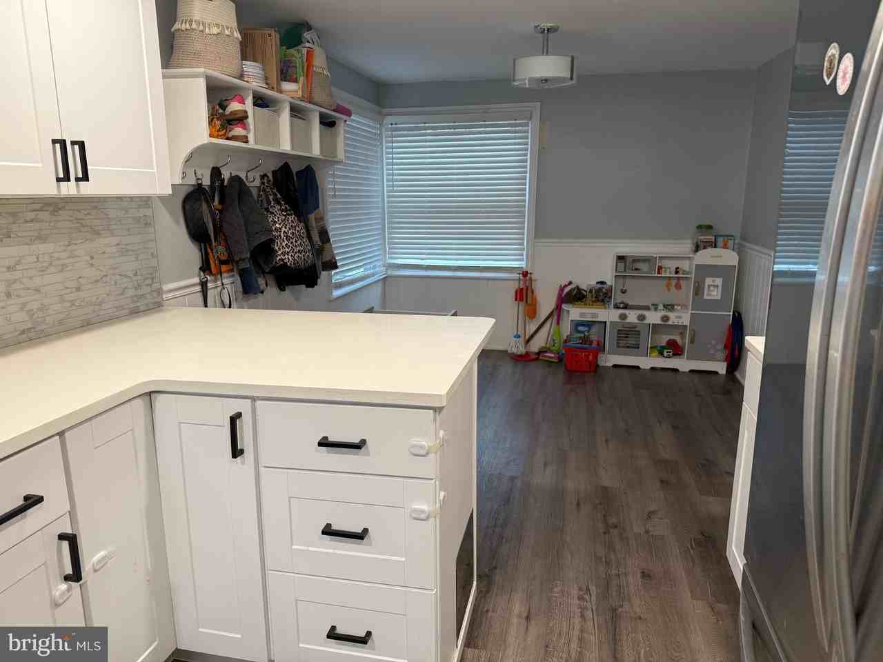 4427 Terrace Ave - Photo 3 of 10