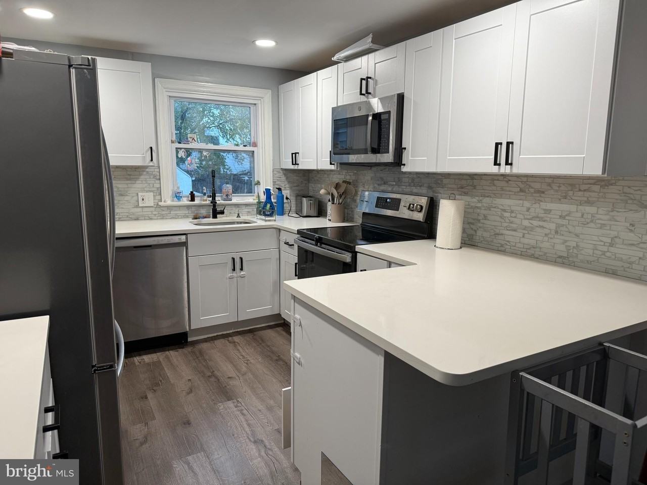 4427 Terrace Ave - Photo 4 of 10