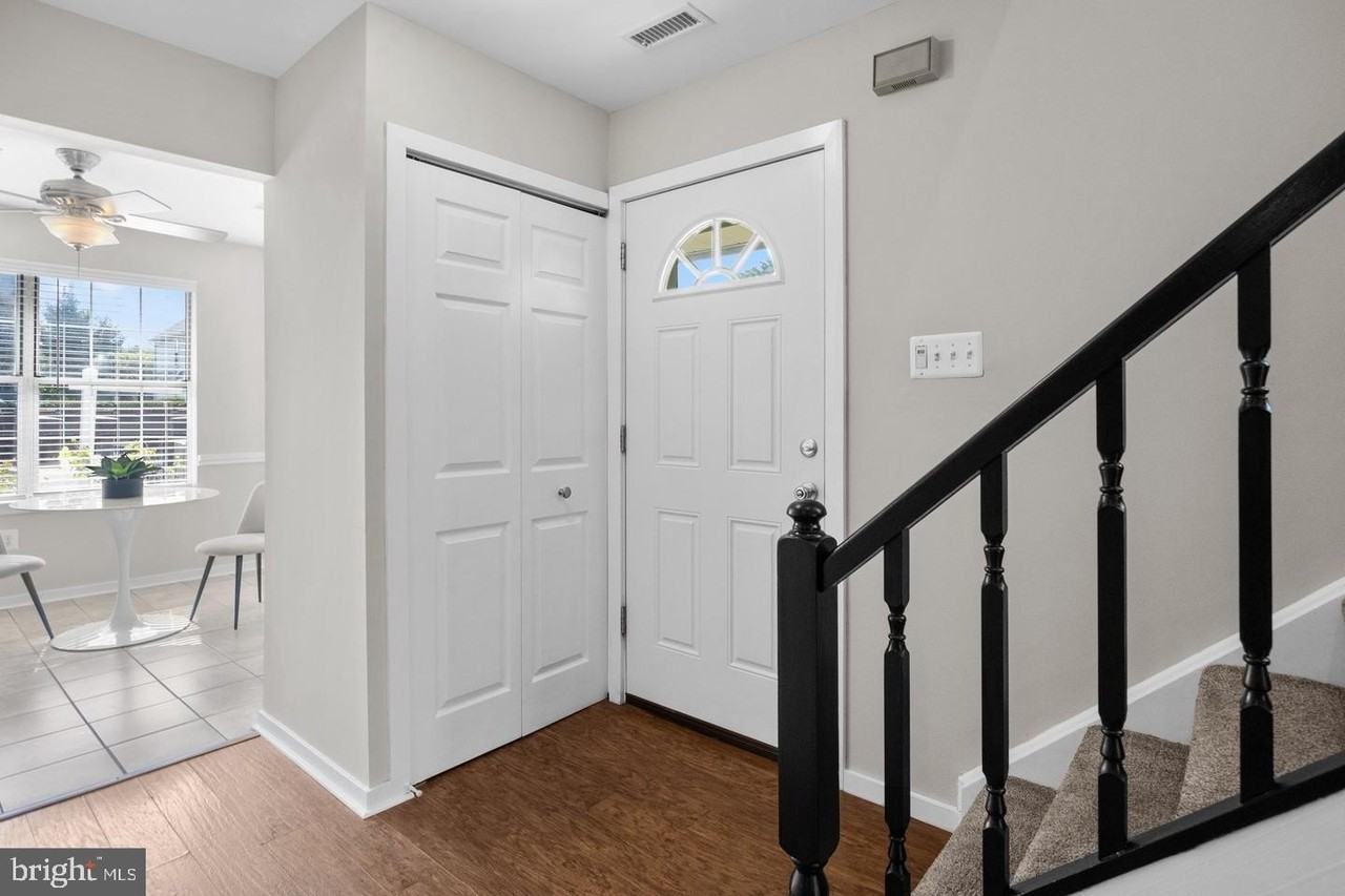 1520 Russett Dr - Photo 3 of 32