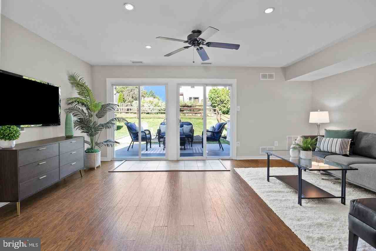 1520 Russett Dr - Photo 6 of 32