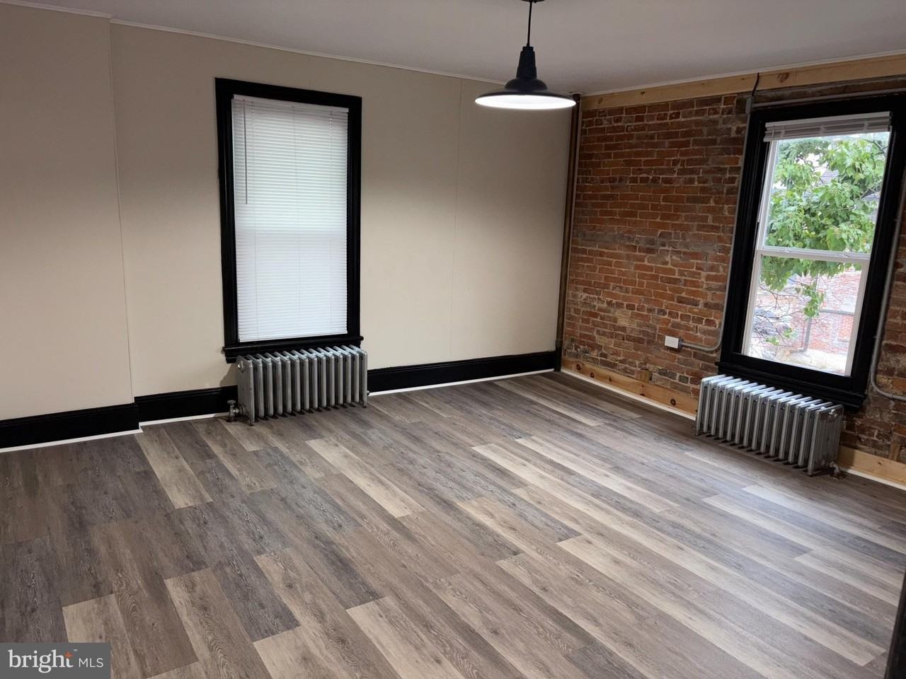 121 E Washington St Unit B #B - Photo 4 of 22