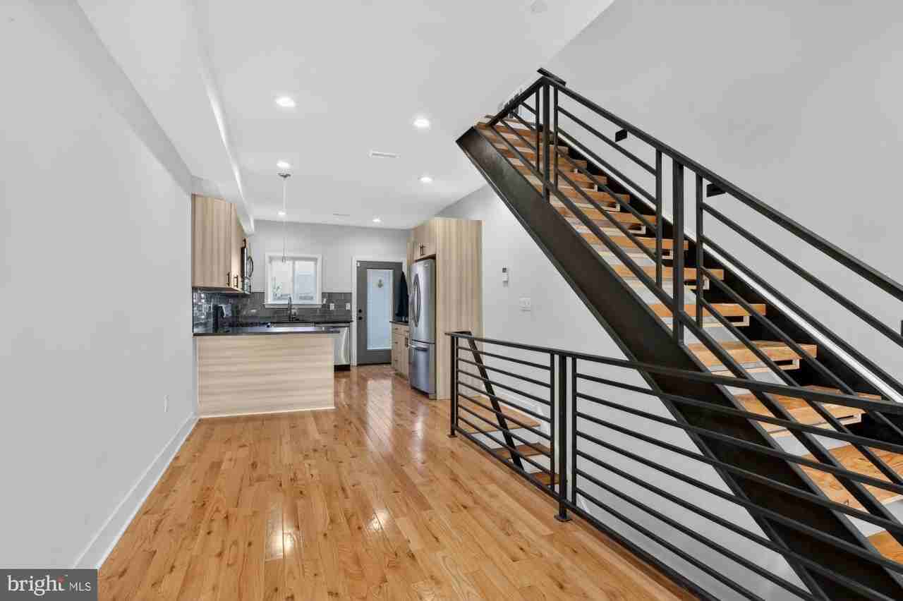 431 W Norris St - Photo 4 of 38