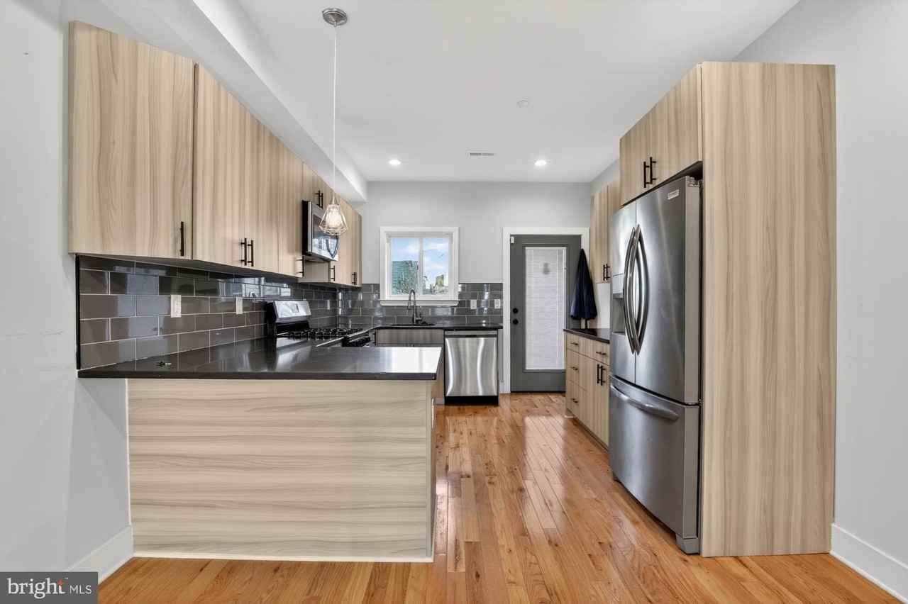 431 W Norris St - Photo 6 of 38