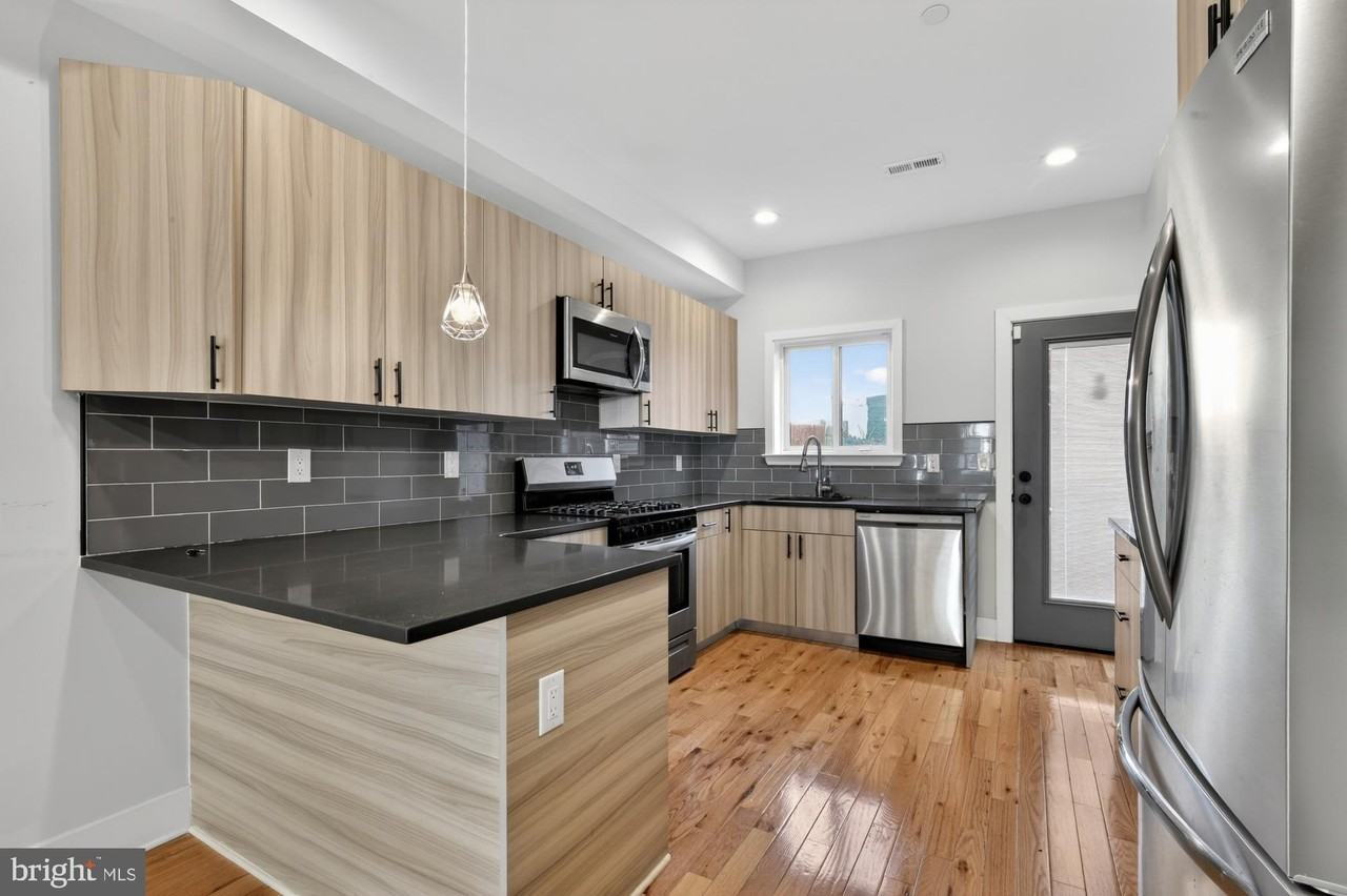 431 W Norris St - Photo 7 of 38