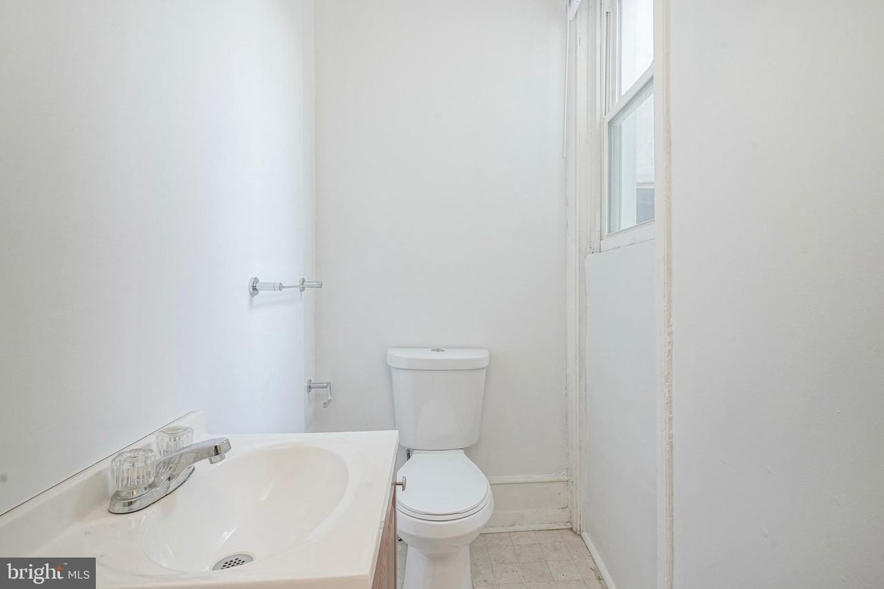 1904 Federal St - Photo 5 of 22