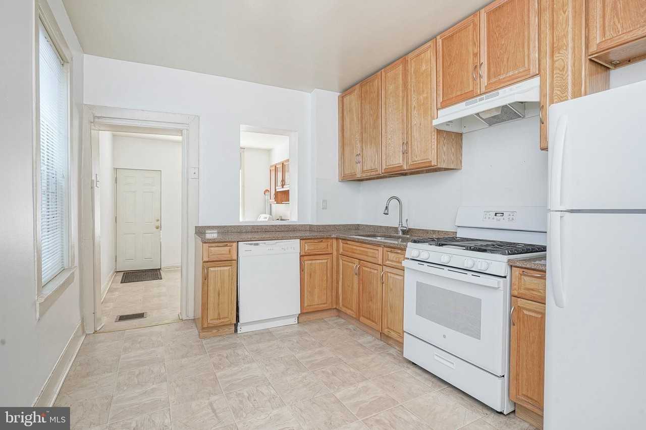 1904 Federal St - Photo 6 of 22