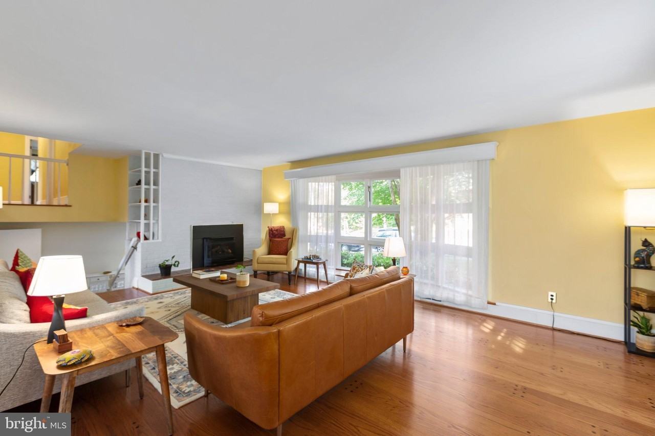 1424 Brent St - Photo 4 of 34