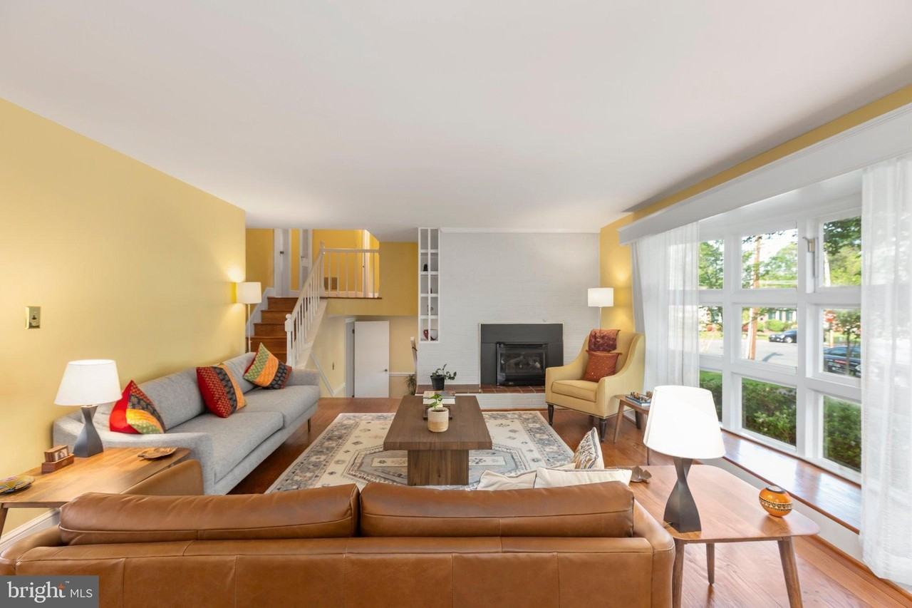 1424 Brent St - Photo 6 of 34