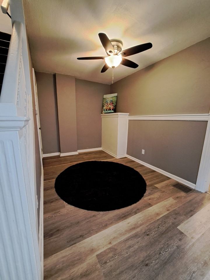 120 S Monmouth St #1 - Photo 7 of 18