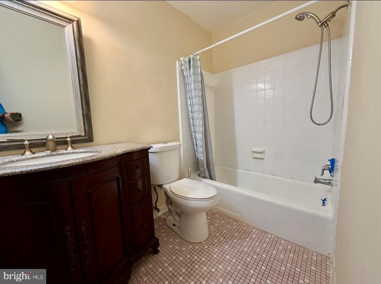 9531 Burdett Rd - Photo 2 of 11