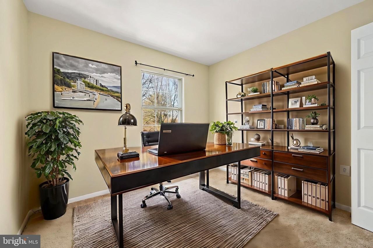 15256 Waterwheel Ter - Photo 7 of 40