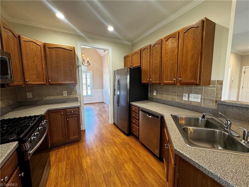 181 New Hampshire Ct - Photo 6 of 24