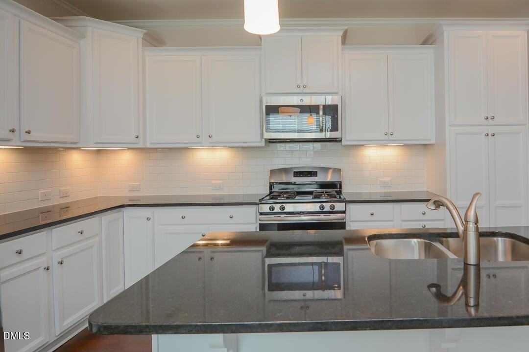 1803 Grandmaster Way - Photo 2 of 26