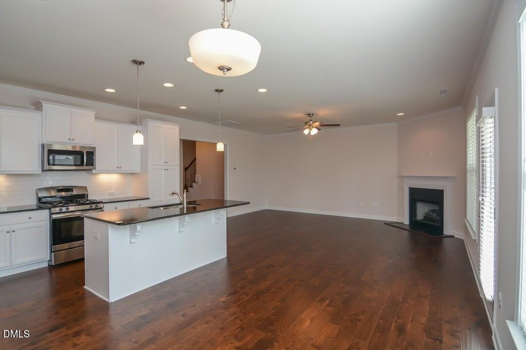 1803 Grandmaster Way - Photo 3 of 26