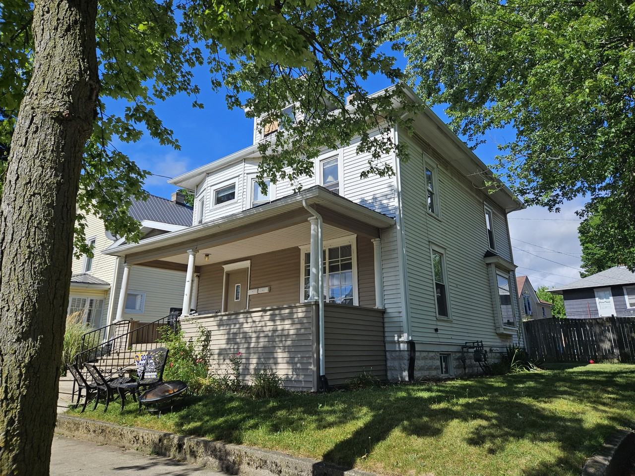 116 N Summitt St #1 - Photo 2 of 23