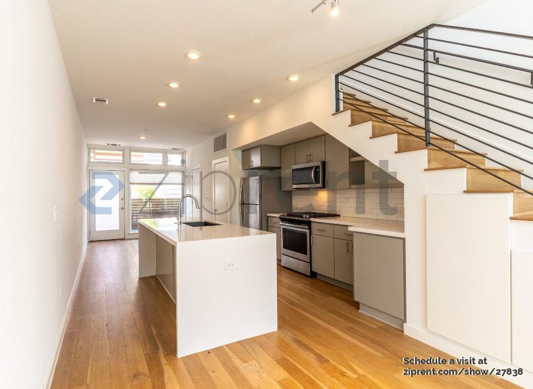 2002 E 7th St #216 - Photo 4 of 17