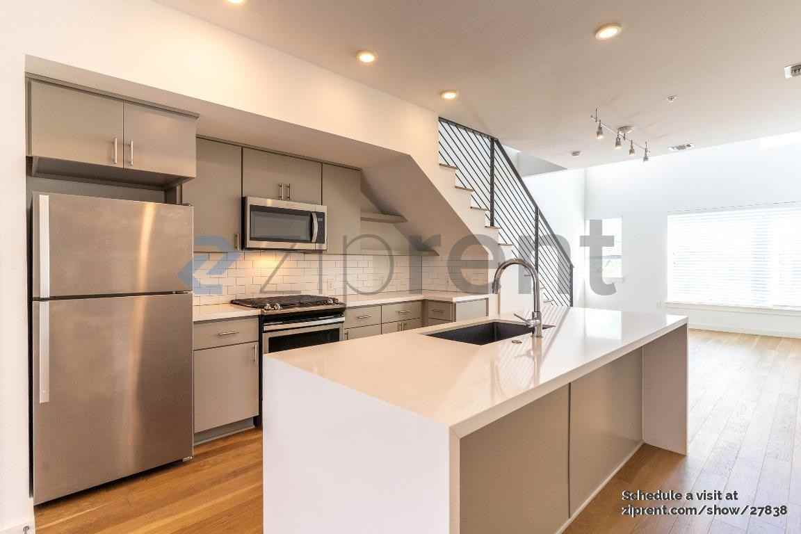 2002 E 7th St #216 - Photo 5 of 17