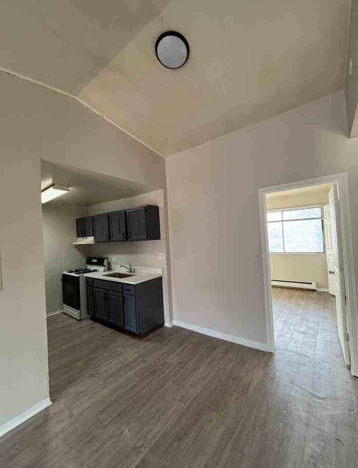 3068 Bernice Ave - Photo 2 of 8