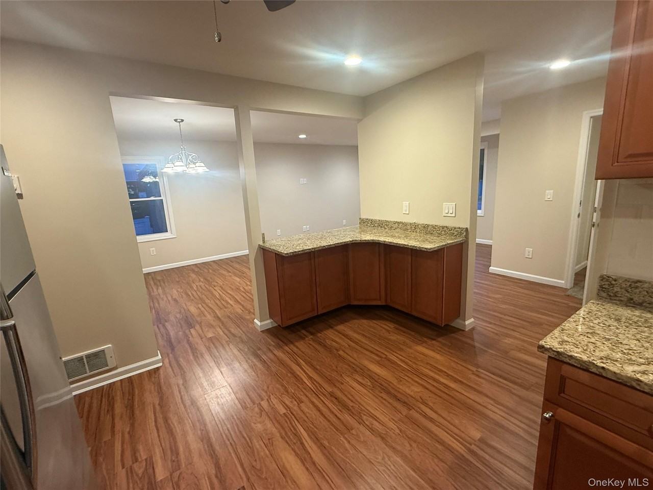 192 S Long Beach Rd - Photo 3 of 22