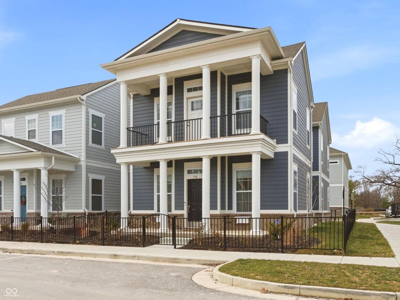 776 Templeton Dr - Photo 2 of 37