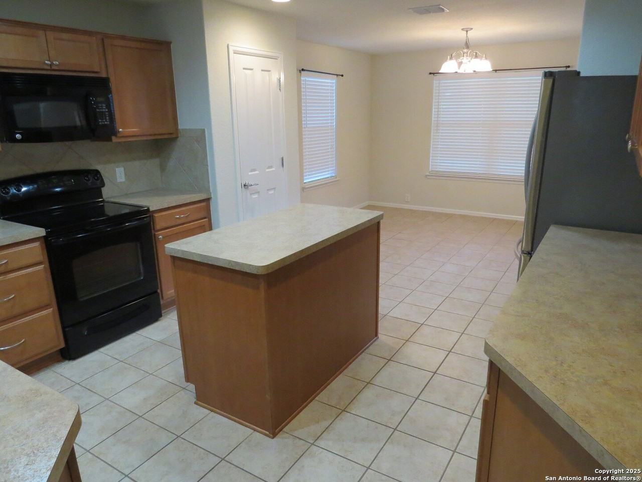 1353 Tractor Pass - Photo 5 of 33