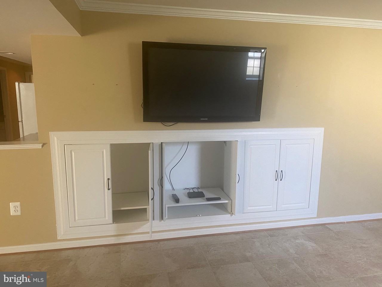 8050 Settle Ct ##B - Photo 7 of 11