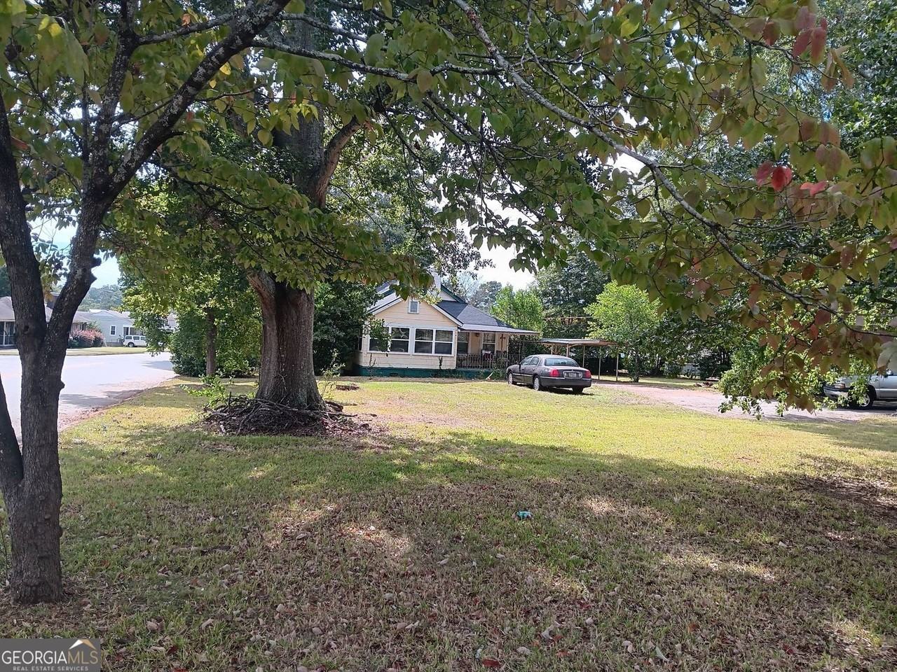 406 Brookwood Dr - Photo 2 of 7