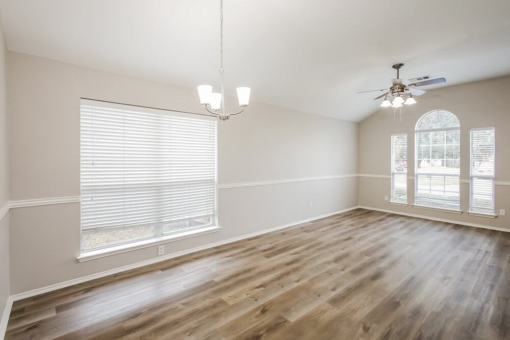 817 Mackenzie Dr - Photo 4 of 16