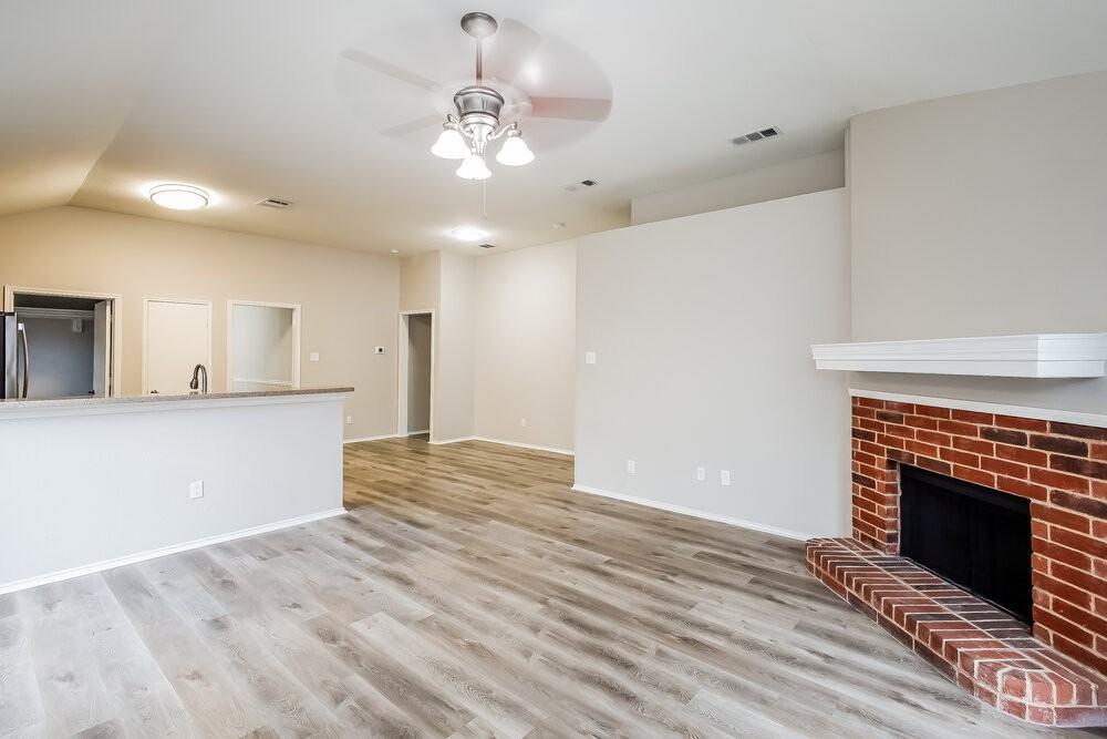 817 Mackenzie Dr - Photo 5 of 16