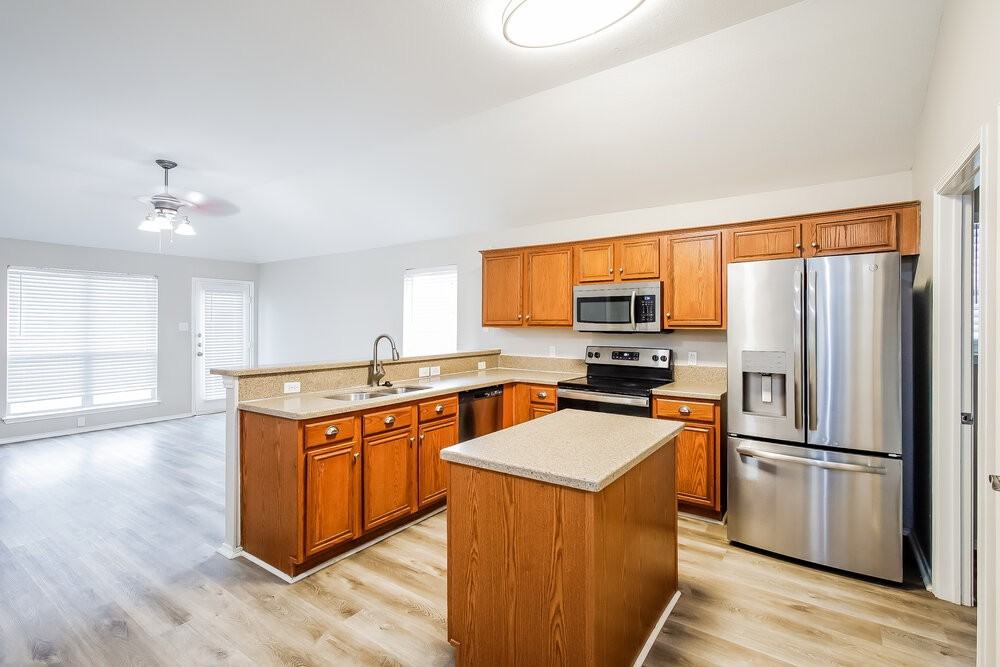 817 Mackenzie Dr - Photo 6 of 16