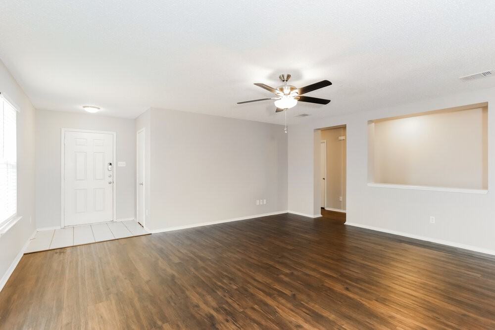 249 Heritage Dr - Photo 3 of 16