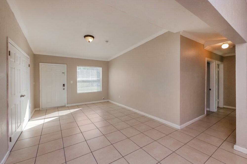 259 Nw 30th Ave - Photo 3 of 16