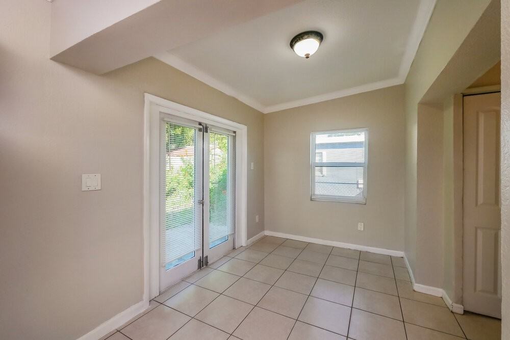 259 Nw 30th Ave - Photo 5 of 16