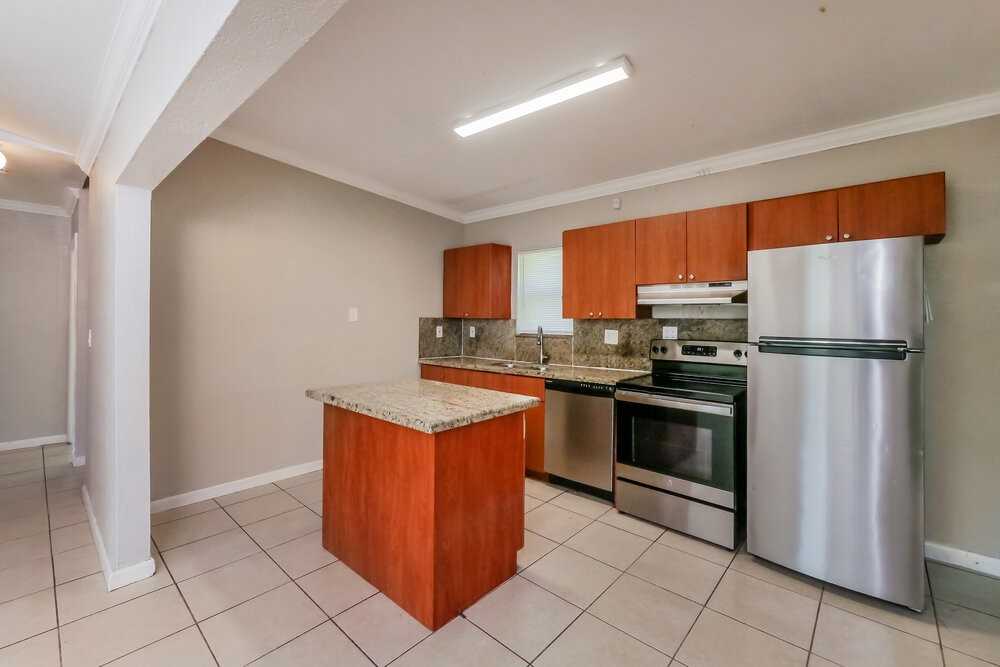 259 Nw 30th Ave - Photo 6 of 16