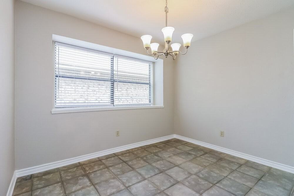 2324 Brookdale Dr - Photo 5 of 16