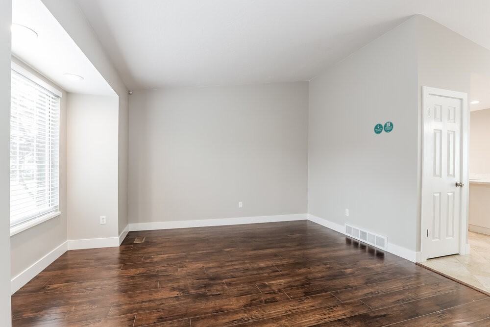 11274 S Scobey Cir - Photo 7 of 19