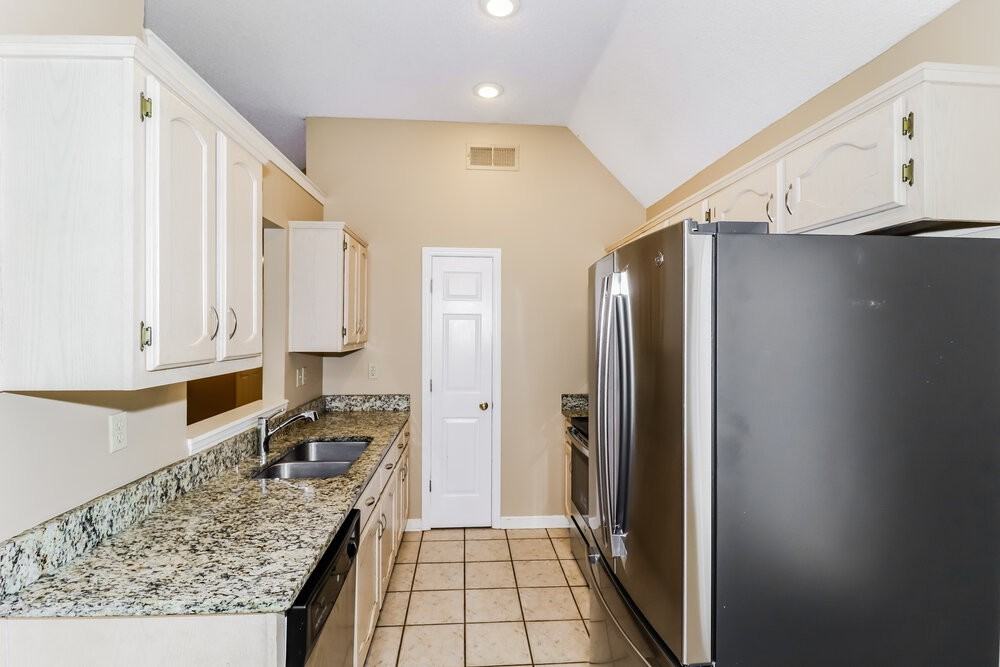 50 Steffani Dr - Photo 7 of 16