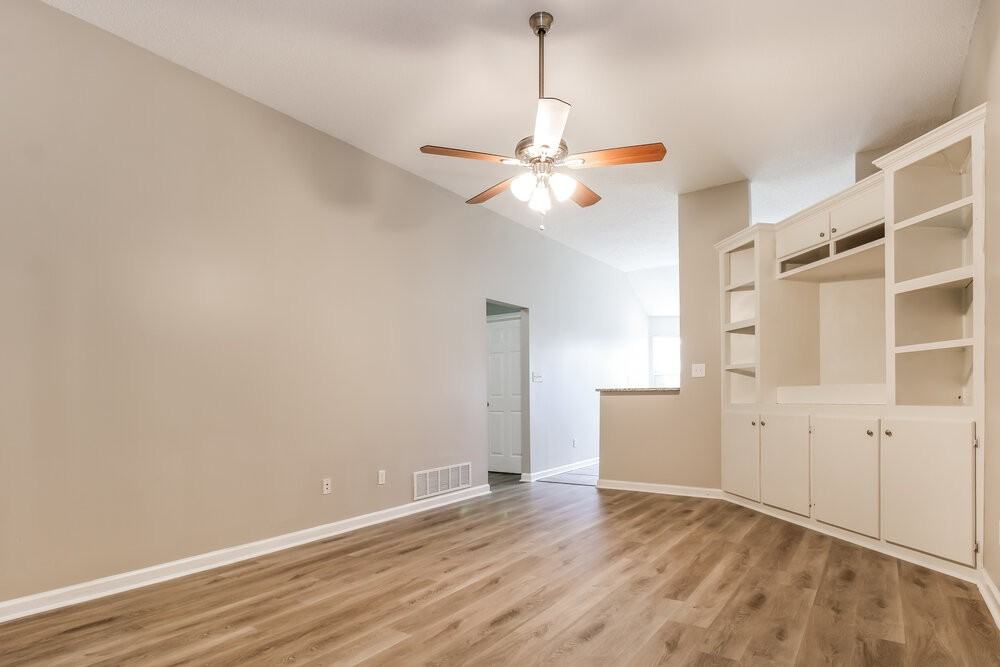 8995 William Paul Dr - Photo 5 of 16