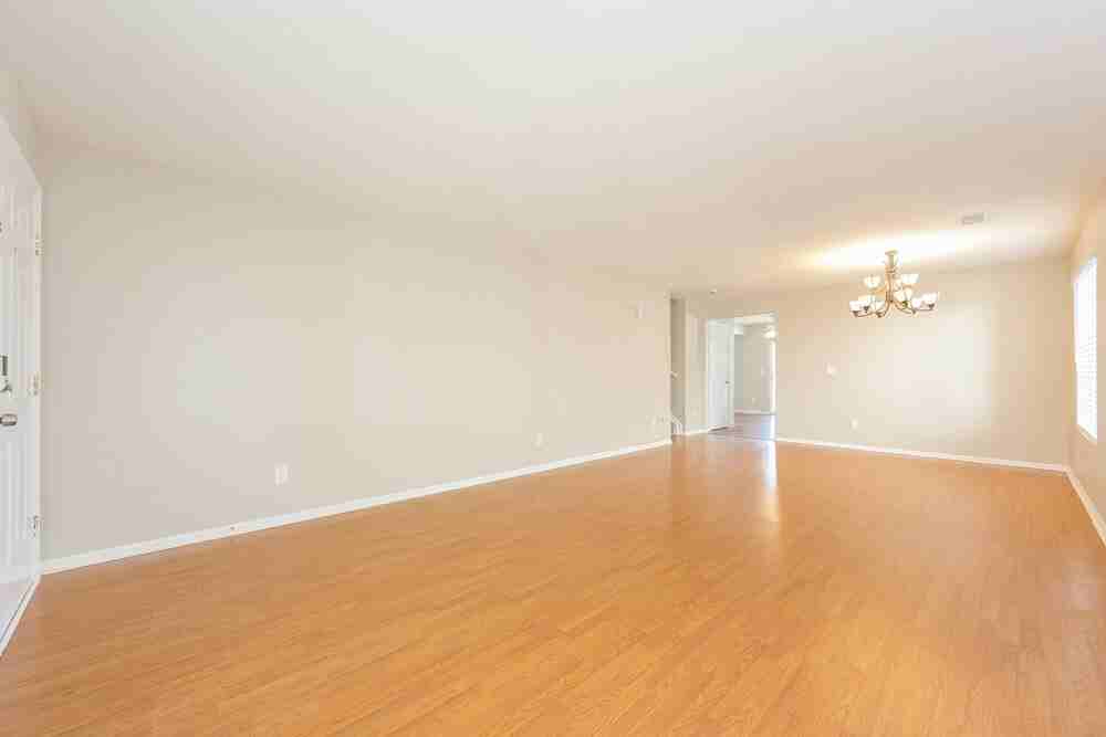 5087 Orleans Ct - Photo 4 of 17