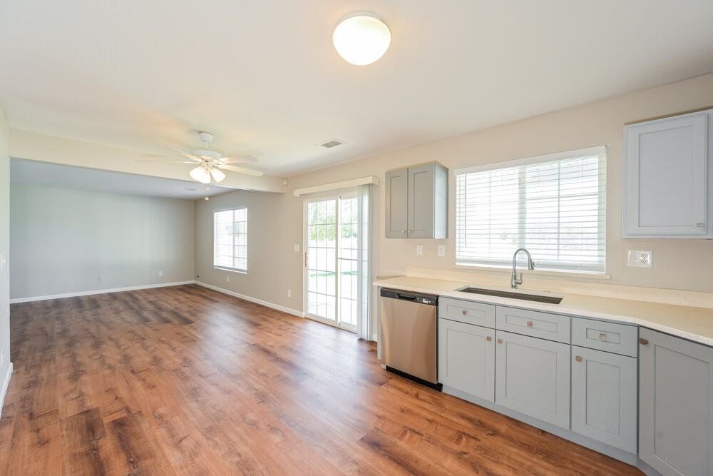 5087 Orleans Ct - Photo 6 of 17