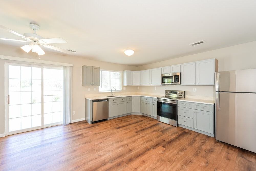 5087 Orleans Ct - Photo 7 of 17