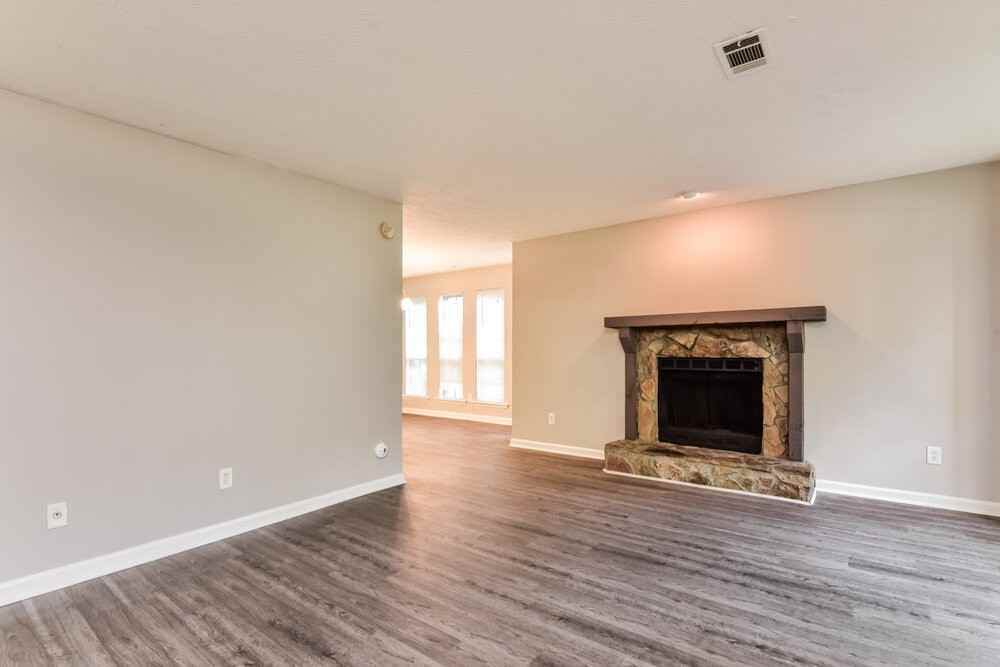 4723 Old Highgate Entry - Photo 4 of 17